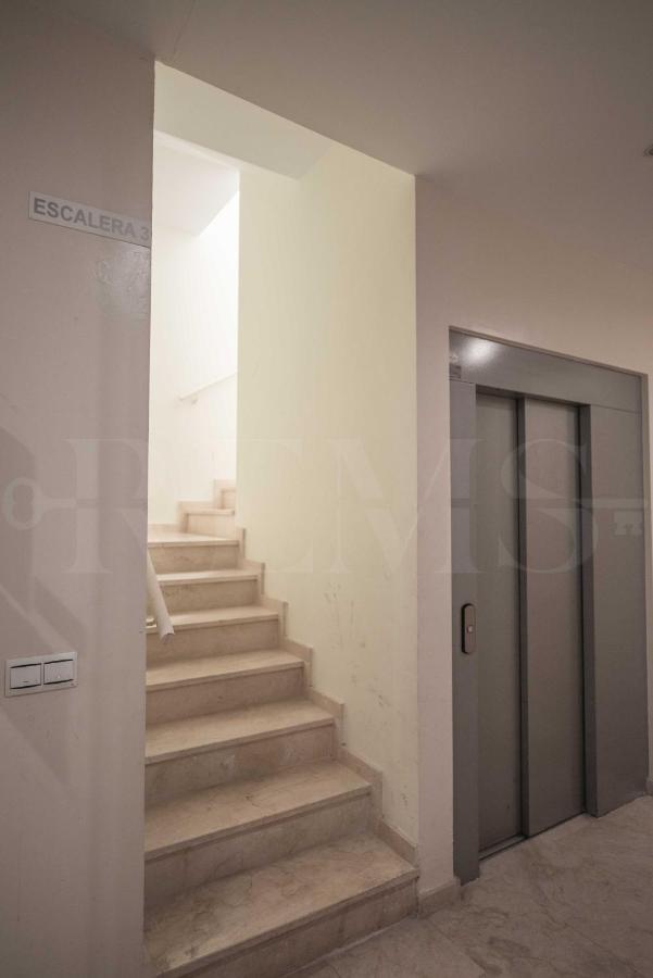 Stylish Studio Near Plaza De La Merced - Center Малага Экстерьер фото